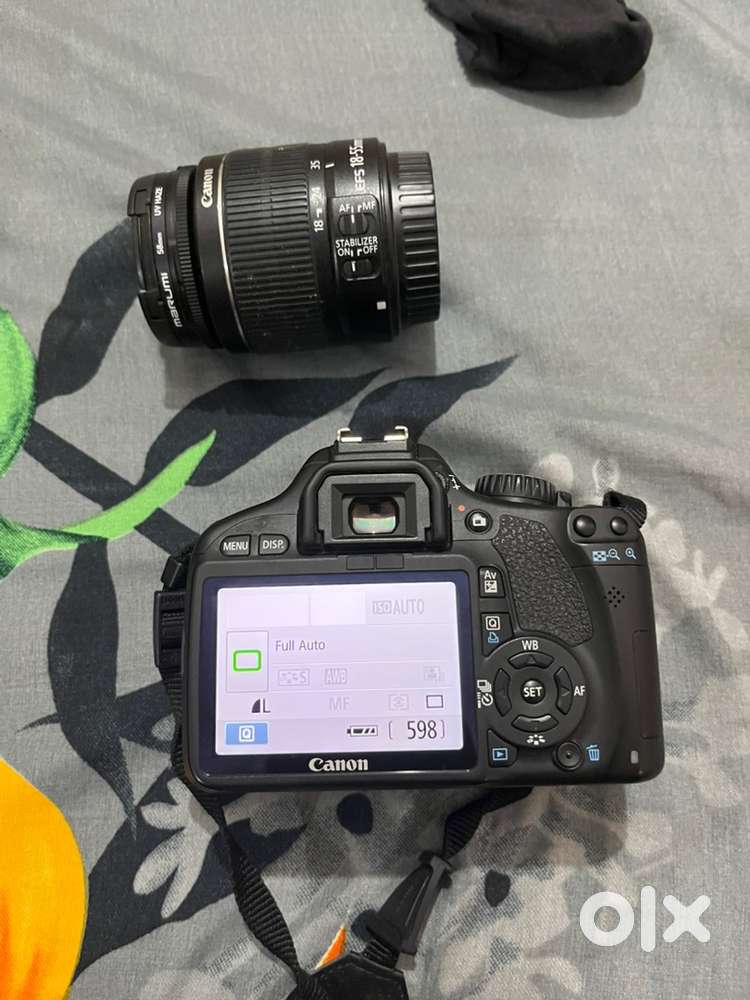 Urgent Selling DSLR Canon 550-d with lens,battery Cameras