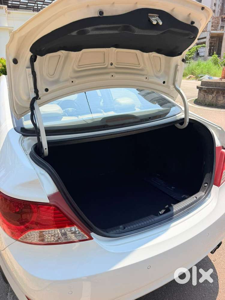Hyundai Verna 1.6 Sx (o) Crdi At, 2014, Diesel