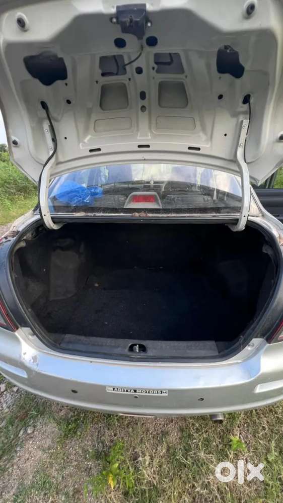 Maruti Suzuki Swift Dzire 2010 Petrol Well Maintained