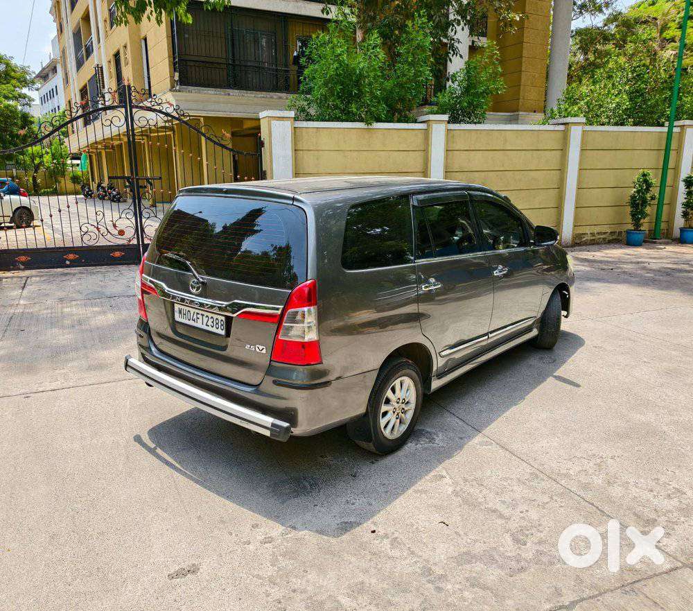 Toyota Innova 2.5 Vx 8 Seater Bs Iv, 2014, Diesel