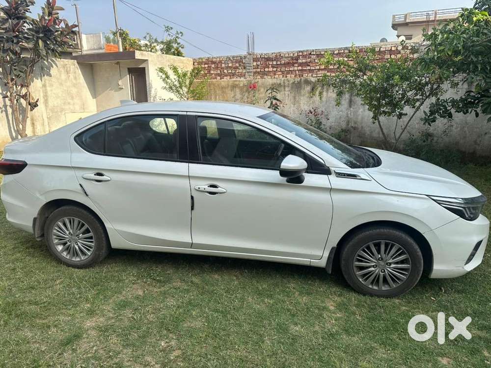 Honda City 2021 Petrol Well Maintained With Leather Interiors.