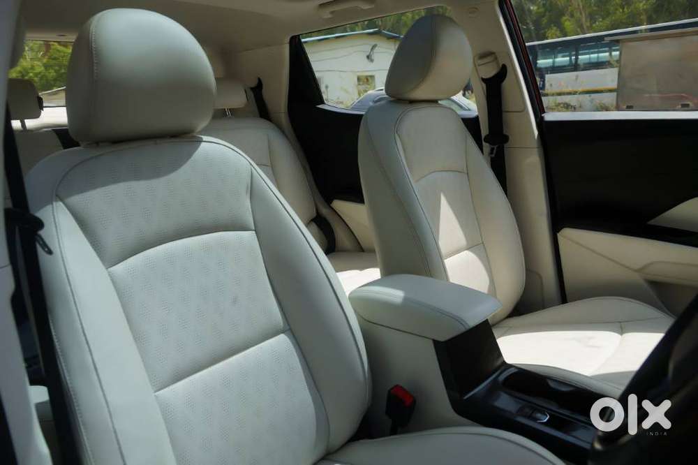 Mahindra Xuv 3xo Ax7l 1.2 Petrol At (pg), 2026, Petrol