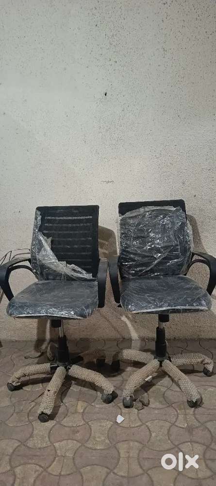 Mid-Back Mesh Office Revolving Chair - Other Household Items in Ulwe ...