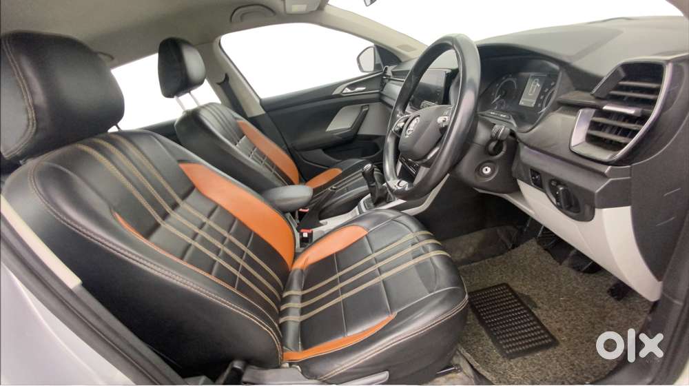 Skoda Kushaq 1.0 Tsi Ambition, 2022, Petrol