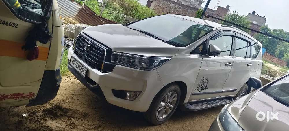 Toyota Innova Hycross 2019