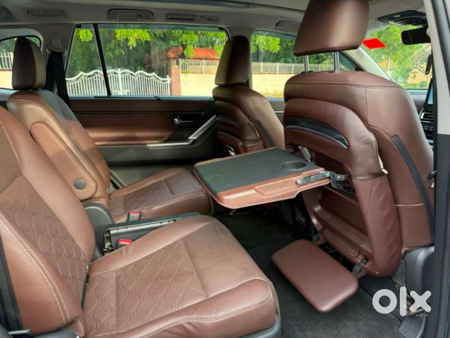 Toyota Innova Hycross 2.0 Zx (o) Hybrid 7 Str, 2025, Petrol