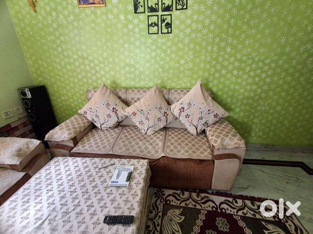 7 seater sofa and Centre table