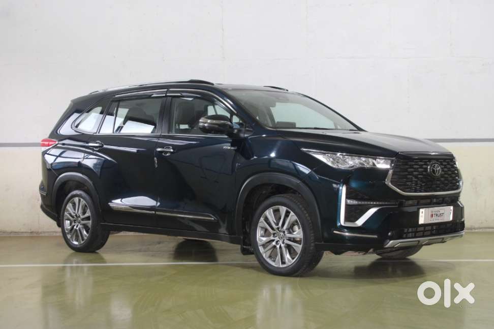 Toyota Innova Hycross 2.0 ZX (O) Hybrid 7 STR, 2023, Petrol