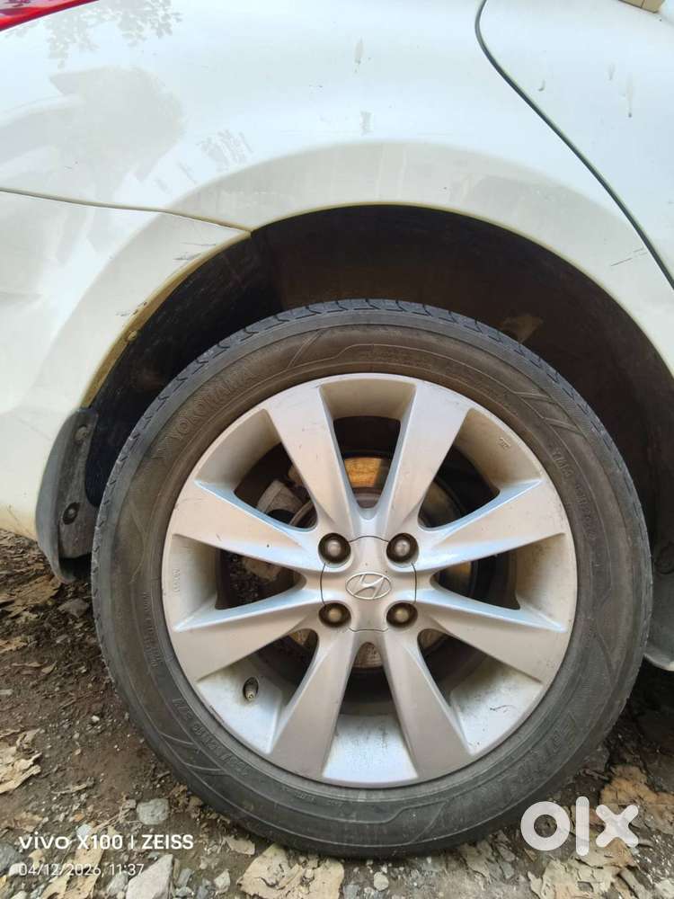 बेस्ट कंडीशनमधली एक हाती डॉक्टरने वापरलेली कार