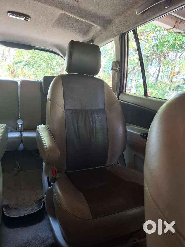 Toyota Innova 2.5 Z Diesel (2014) – Well Maintained