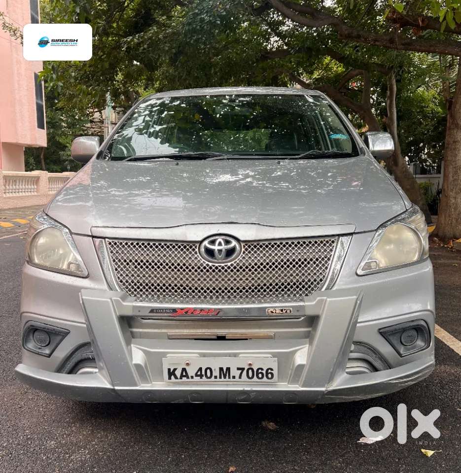 Toyota Innova 2.5 G (diesel) 8 Seater Bs Iv, 2016, Diesel