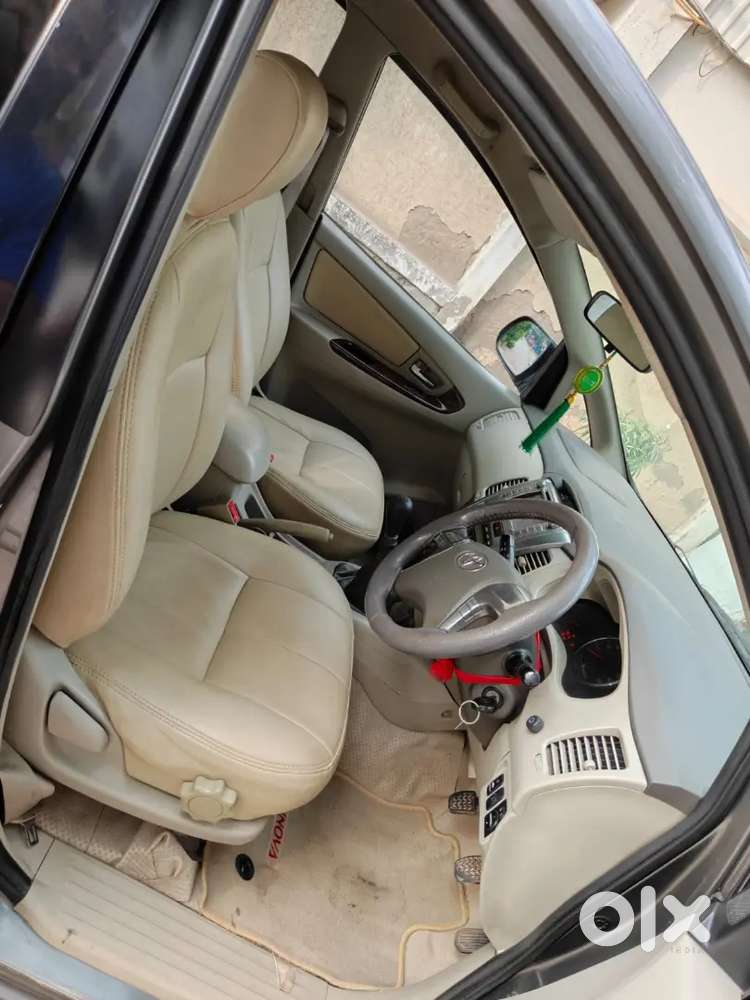 Toyota Innova 2014