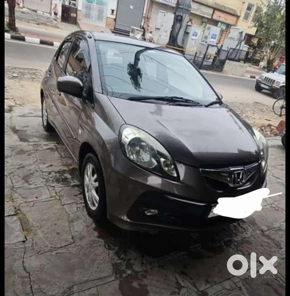 Honda Brio 2012 Petrol Well Maintained