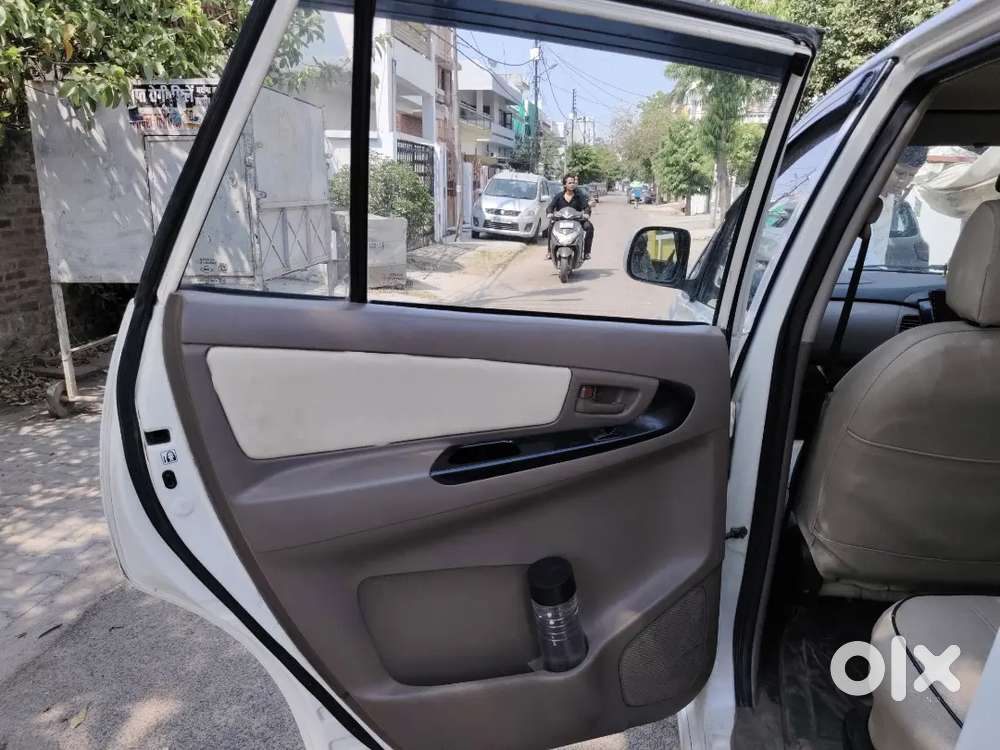 Toyota Innova 2015 Diesel Well Maintained