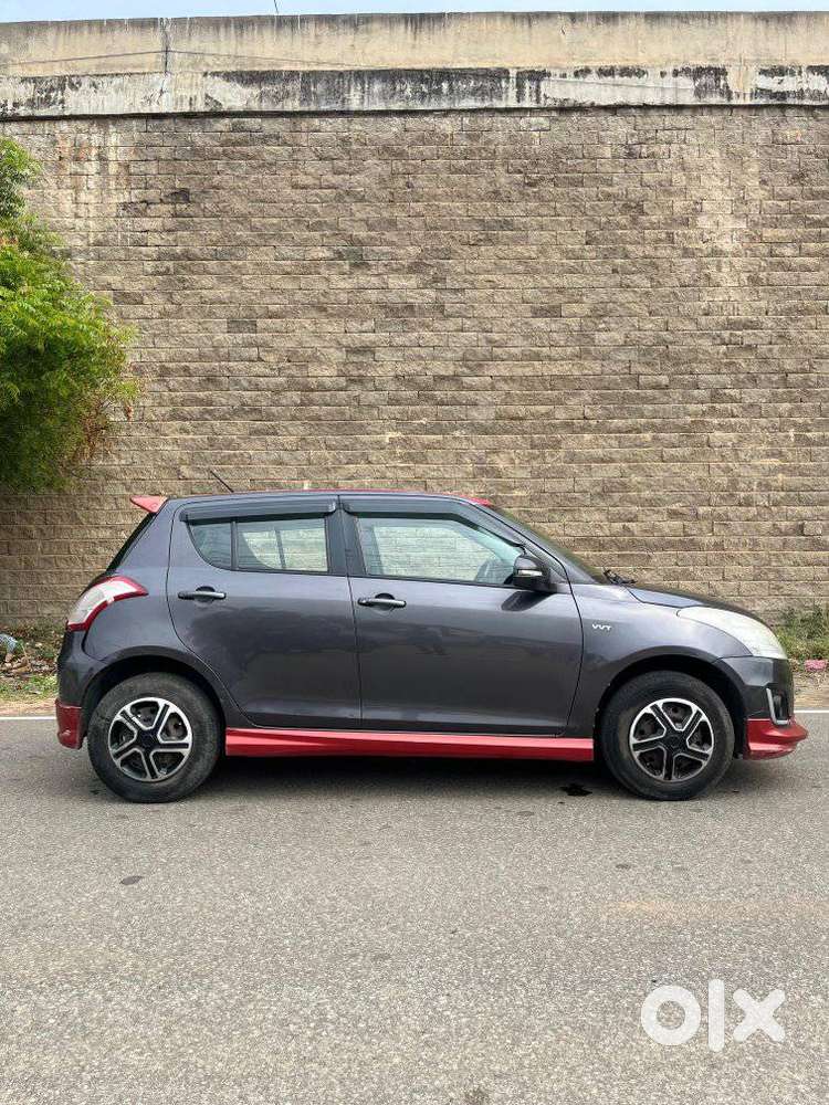 Maruti Suzuki Swift Vxi 1.2 Abs Bs-iv, 2016, Petrol