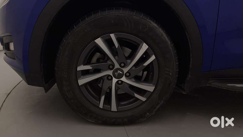 Mahindra Xuv700 2.0 Ax 5 Petrol At Str, 2023, Petrol