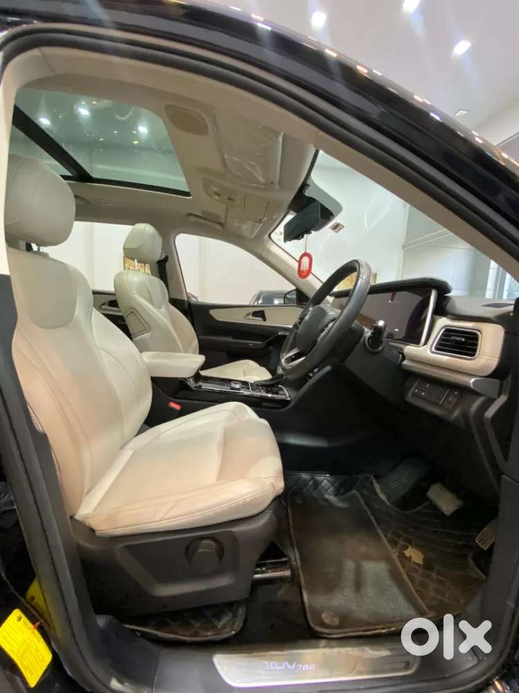 Mahindra Xuv700 2.2 Ax 7 Diesel At Luxury Pack Str Awd, 2023, Diesel