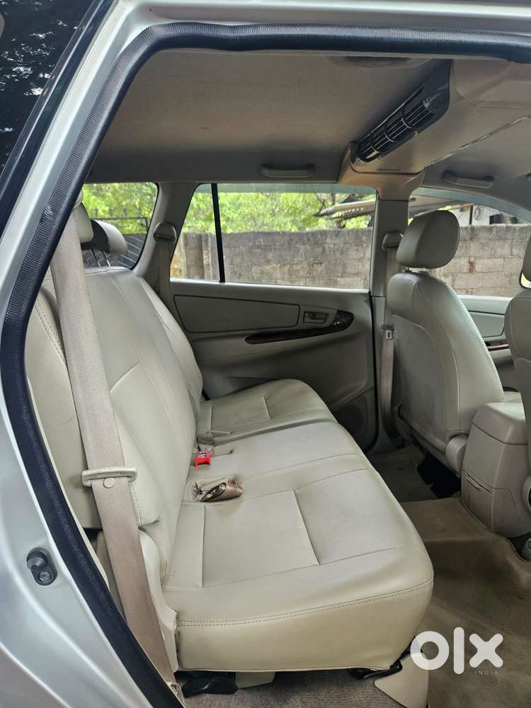 Toyota Innova 2.5 G (diesel) 8 Seater, 2014, Diesel