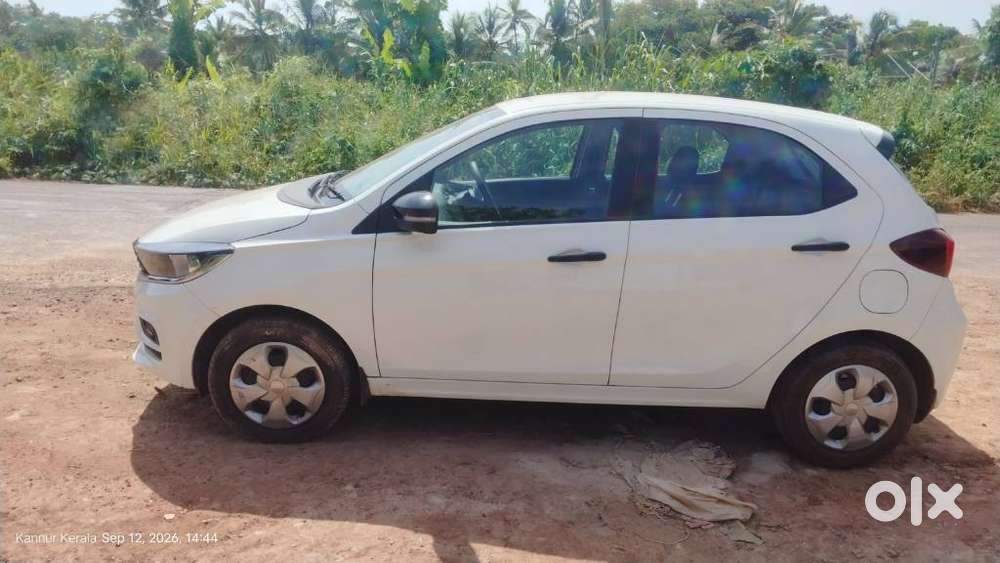 Tata Tiago 1.05 Revotorq Xm, 2024, Petrol