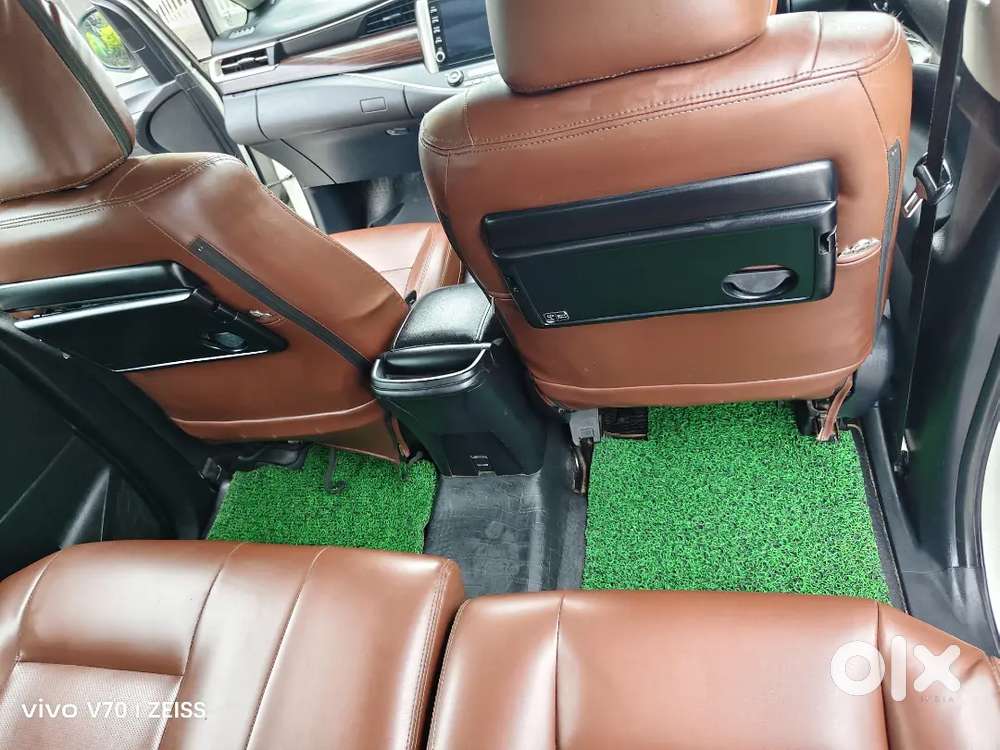 Toyota Innova Crysta 2.4 V 2022