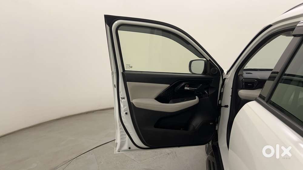 Maruti Suzuki Grand Vitara 1.5 Alpha Smart Hybrid At, 2025, Petrol