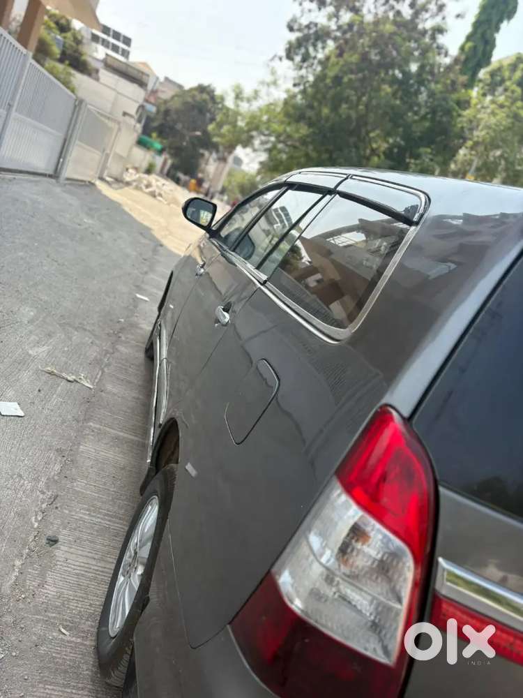 Toyota Innova 2012