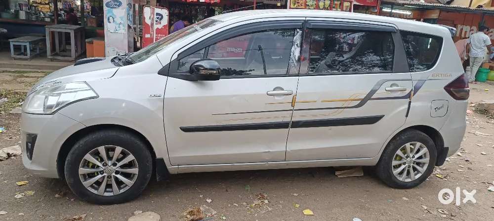 Maruti Suzuki Ertiga 2014 Diesel 148000 Km Driven New Battery New Tyre
