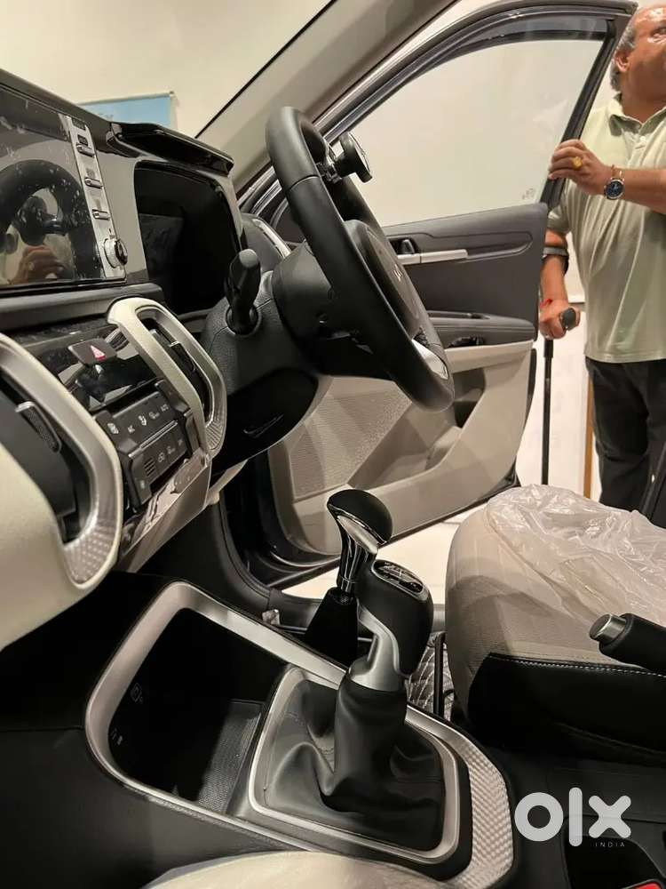 Kia Sonet Petrol Turbo For Physically Handicapped Person Only.