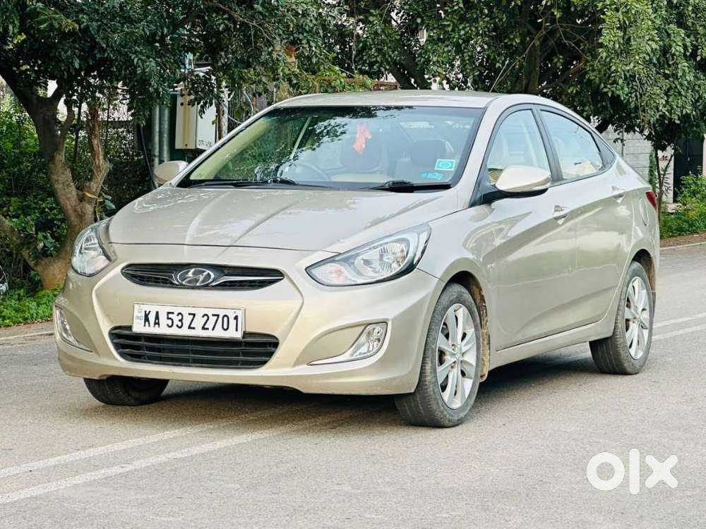 Hyundai Verna Fluidic 1.6 Vtvt Sx, 2011, Petrol