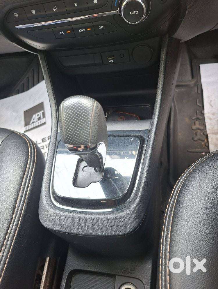Tata Punch 1.2 Revotron Creative Amt Dual Tone, 2022, Petrol