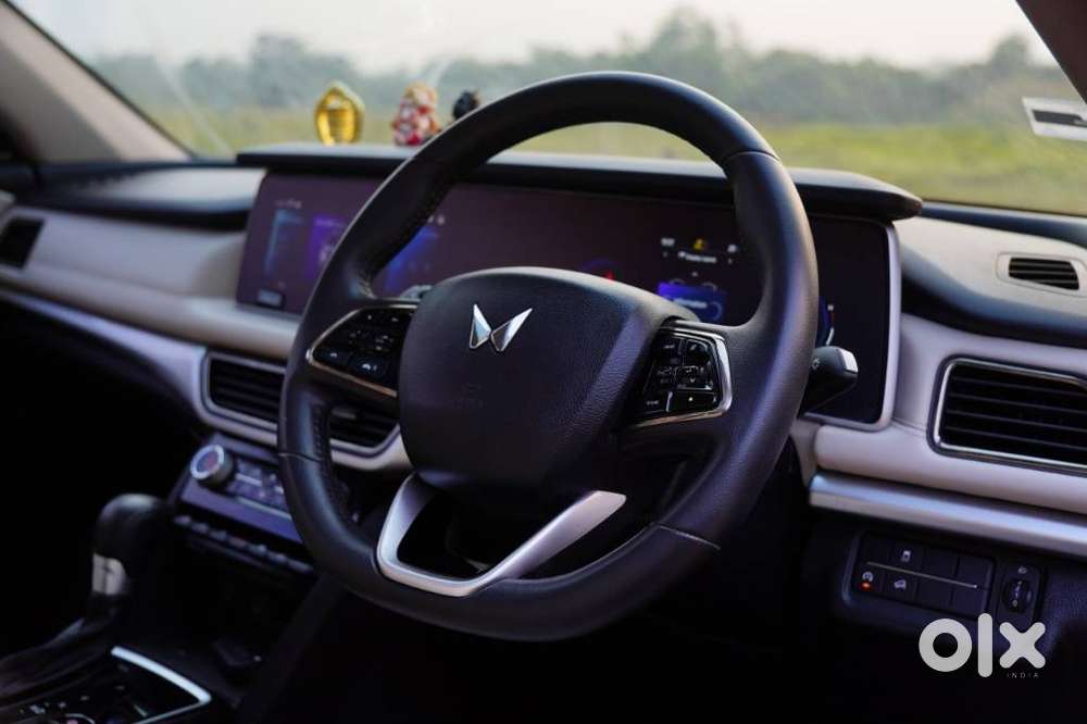 Mahindra Xuv700 2.0 Ax 7 Petrol At Luxury Pack Str, 2024, Petrol