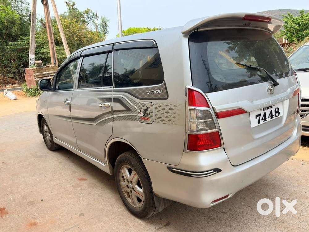 Toyota Innova 2012 Diesel 262000 Km Driven