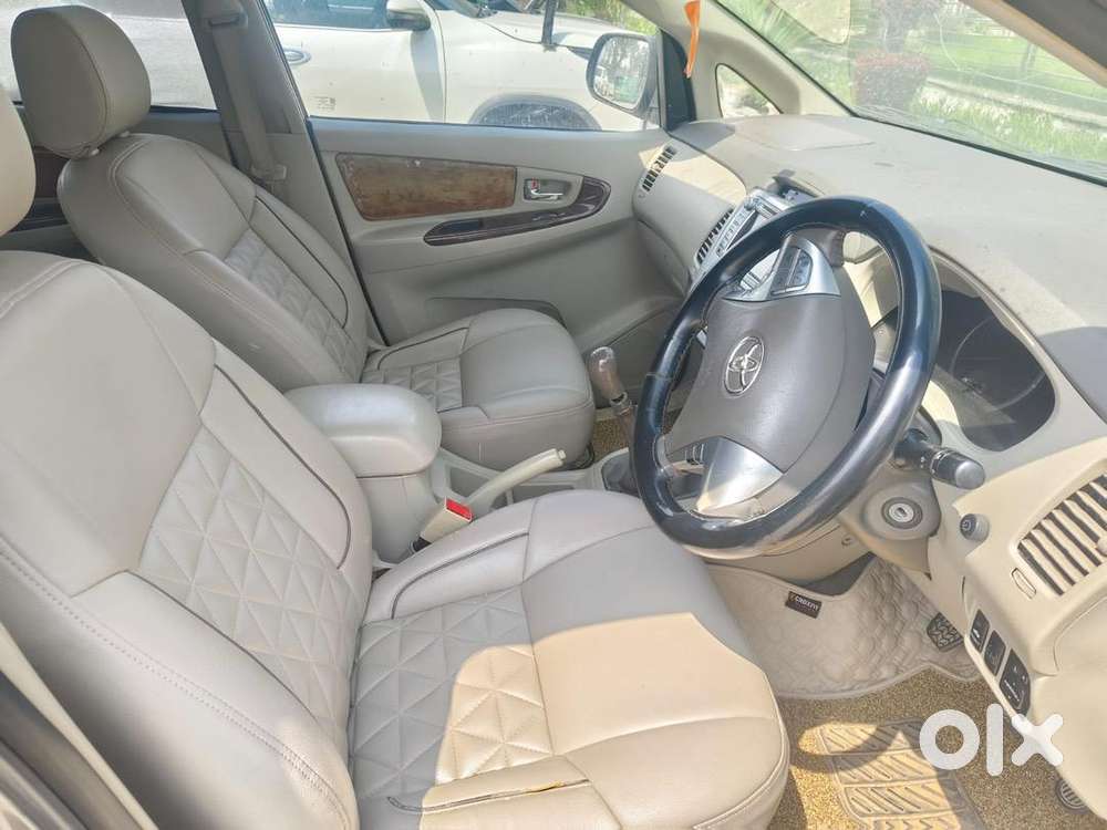Toyota Innova 2014 Diesel Well Maintained