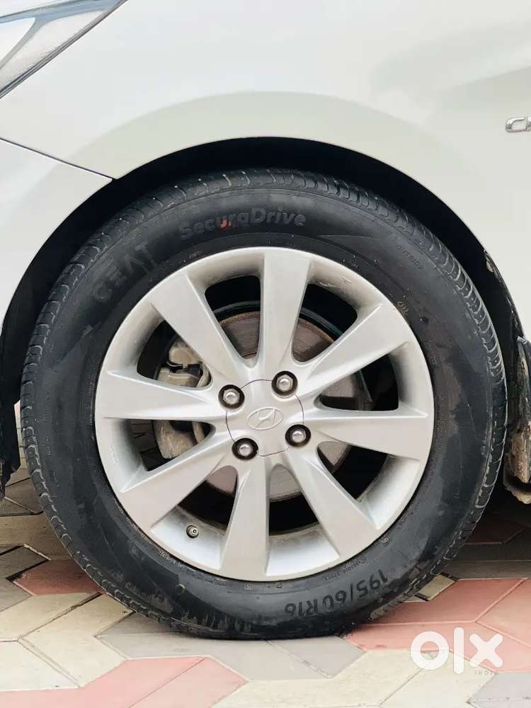  Verna Car  
 2012 Model
   Top Model
    Crdi 1.