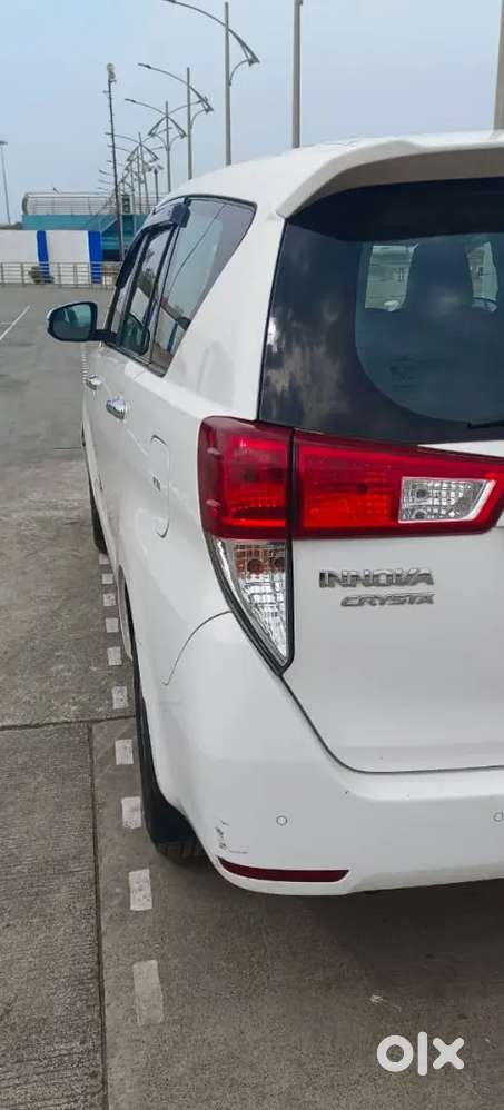 Innova Crysta V