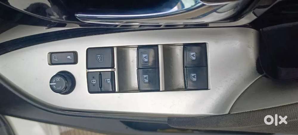 Innova Crysta V
