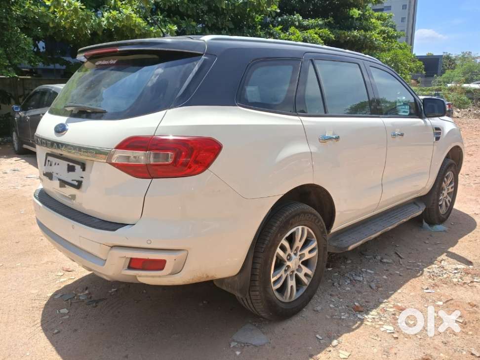 Ford Endeavour 2.2 Titanium At 4x2, 2016, Diesel