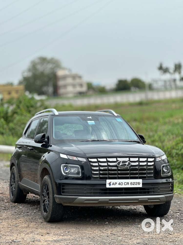 Hyundai Venue Petrol 2024