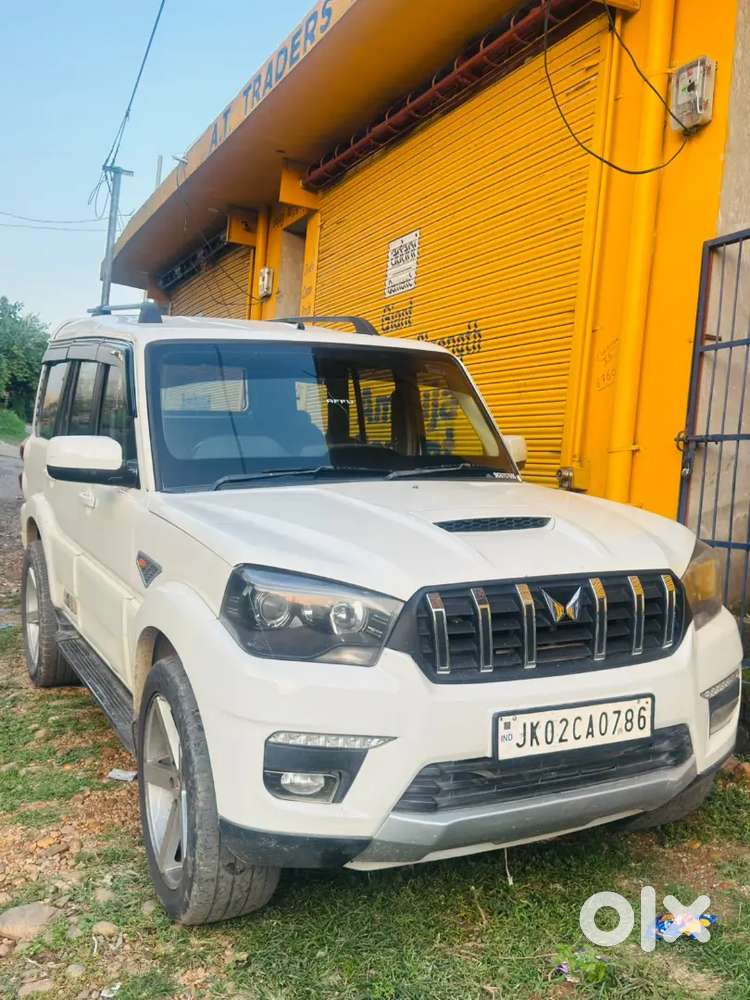 Mahindra Scorpio S6 Plus 2018