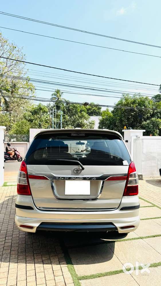 Toyota Innova 2012innova ( Vx ) Diesel 180000 Km Driven