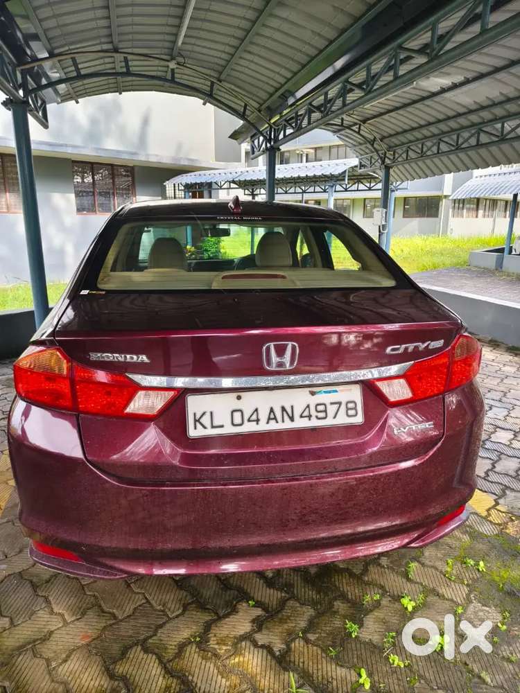 Honda City 1.5 V 2015 Top-end With Sunroof Model