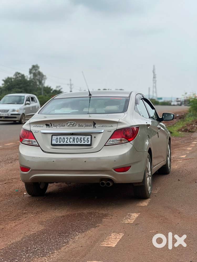 Hyundai Fluidic Verna 2011