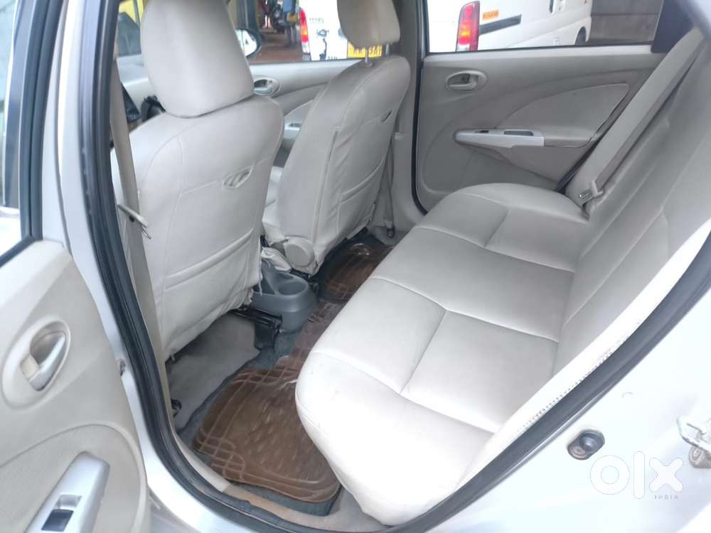 Toyota Etios Diesel 2015 Showroom Maintenance