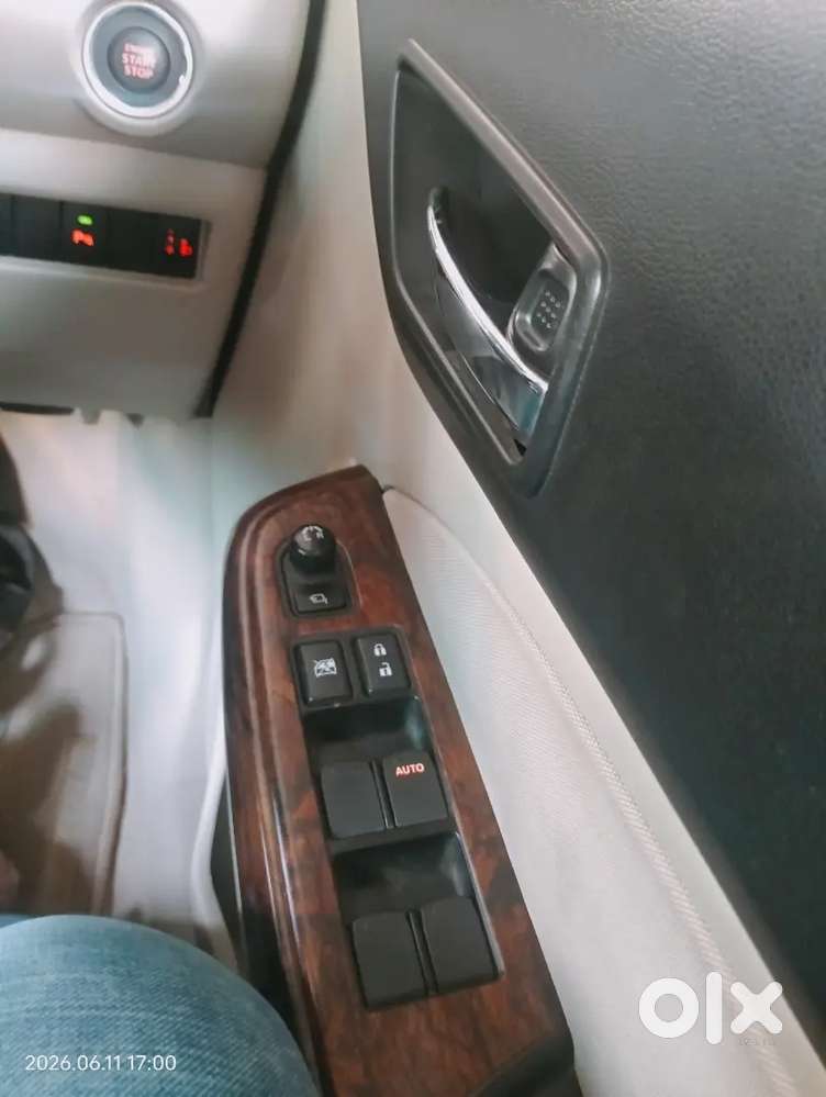 Maruti Suzuki Dzire 2017 Petrol 32000 Km Driven