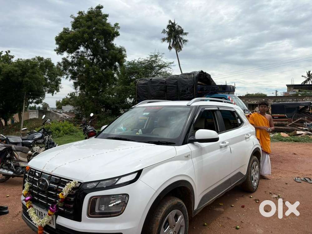 Hyundai Venue 2022 Petrol Well Maintained