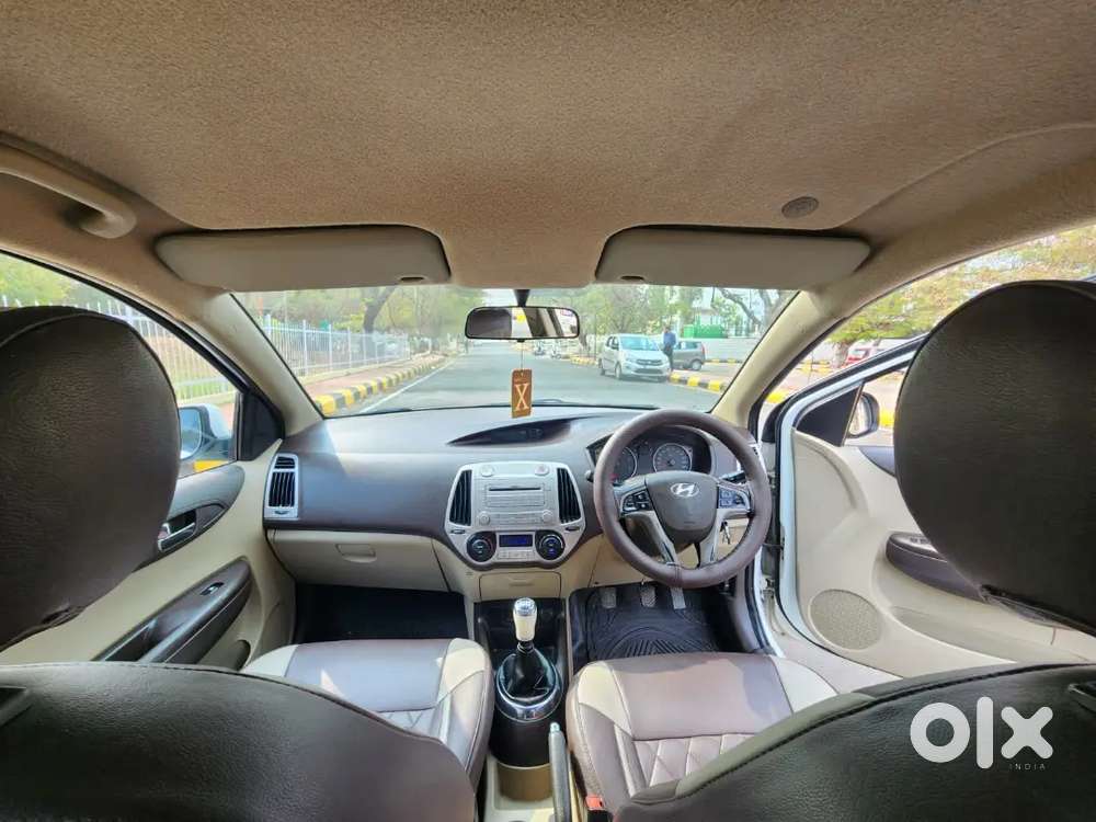 Hyundai New I20 2011 Dual Tone
