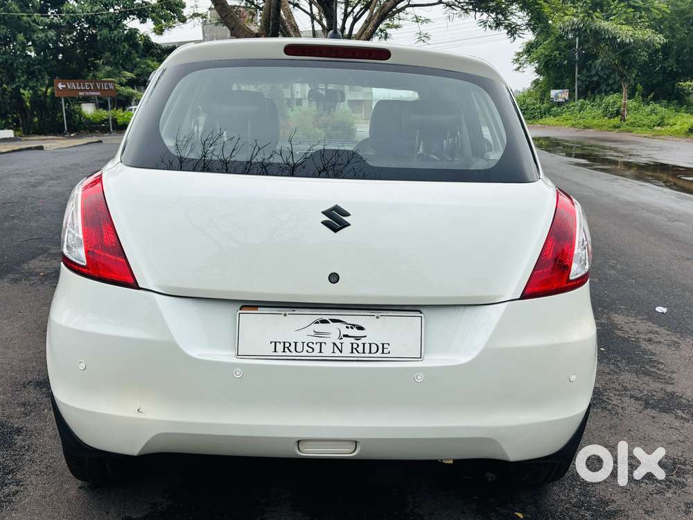 Maruti Suzuki Swift Lxi Optional-o, 2017, Petrol