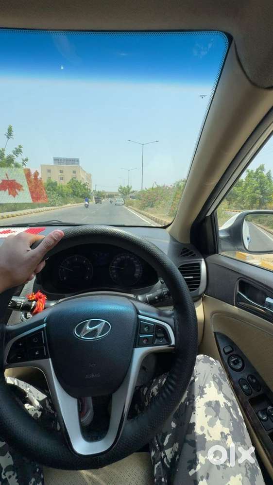 Hyundai Fluidic Verna 2015