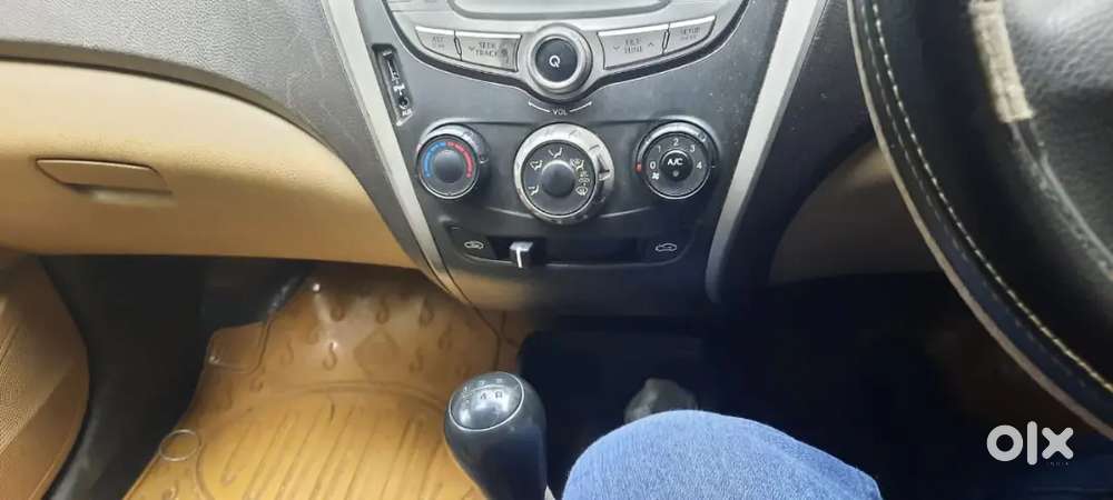 Hyundai Eon Magna + 2013