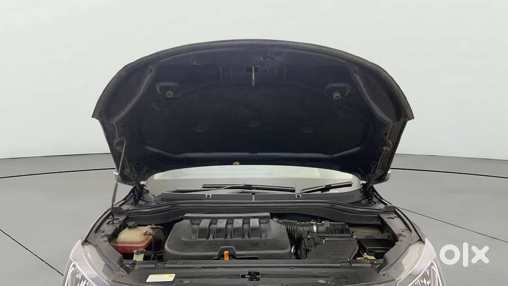 Mahindra Xuv700 2.0 Ax 7 Petrol At Str, 2024, Petrol